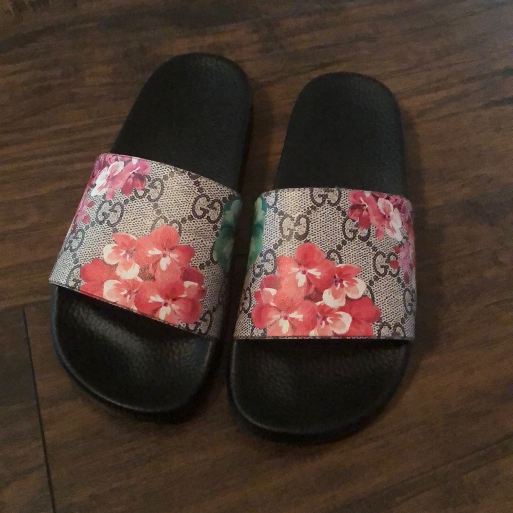 GUCCI slides